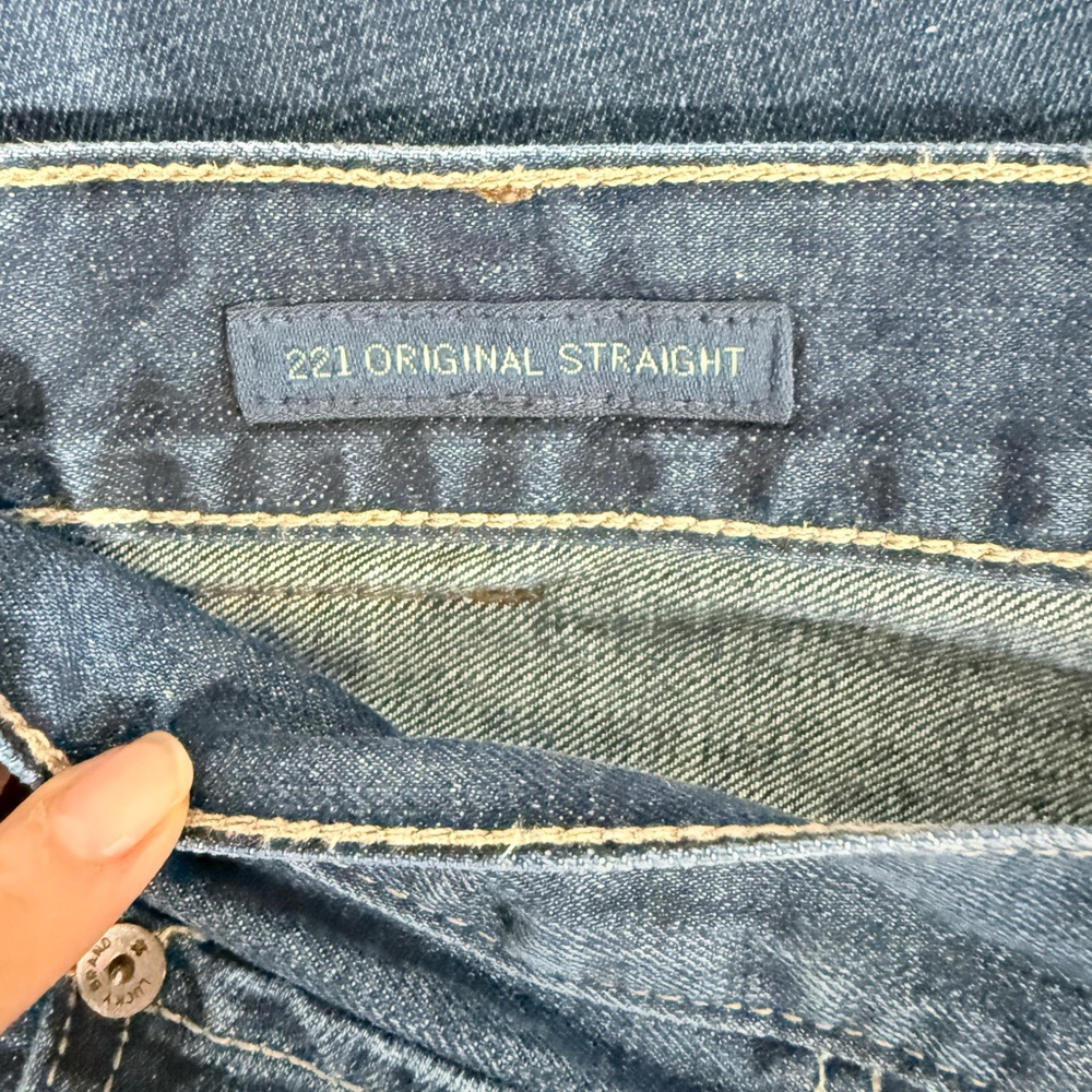Lucky Brand Men's medium wash 221 Straight leg Jeans‎ 38x32 - Picture 3 of 12